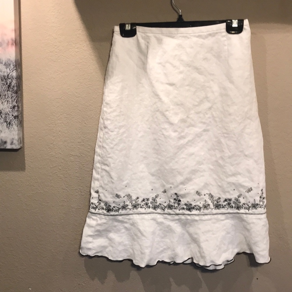 White with black stitched flowers skirt